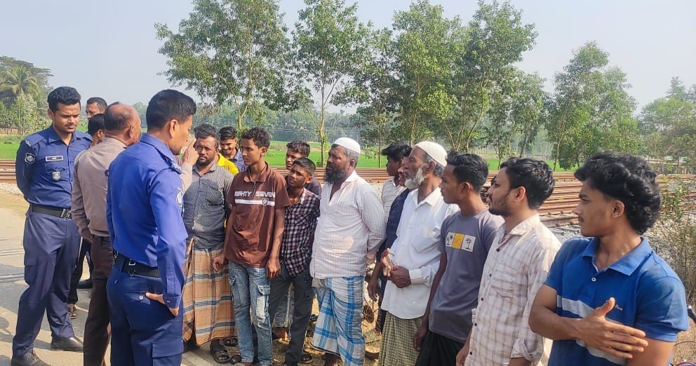 Ctg Rly Police runs month-long awareness progs to ensure passengers’ Eid safety