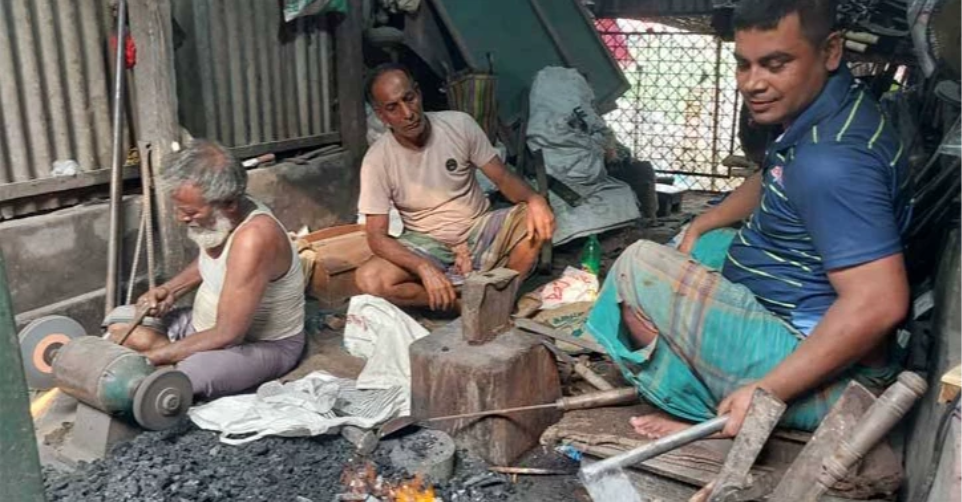 Rhythmic clanging fills blacksmith villages in Brahmanbaria ahead of Eid