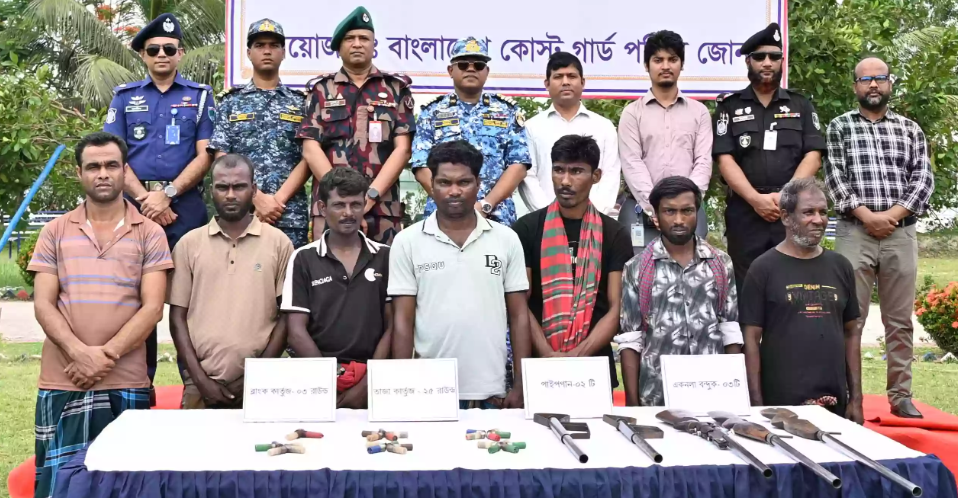 7 members of ‘Sumon Bahini’ surrender to Coast Guard in Sundarbans