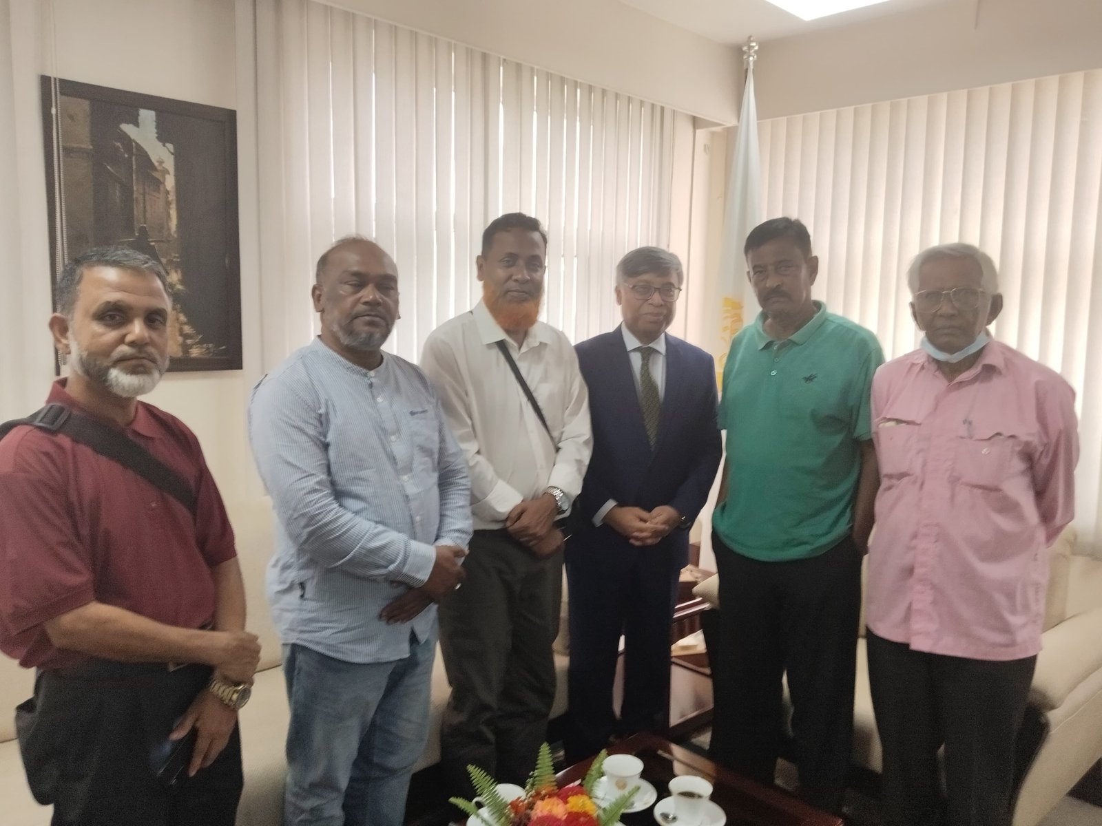 SAARC chief meets Bangladesh journalists in Kathmandu