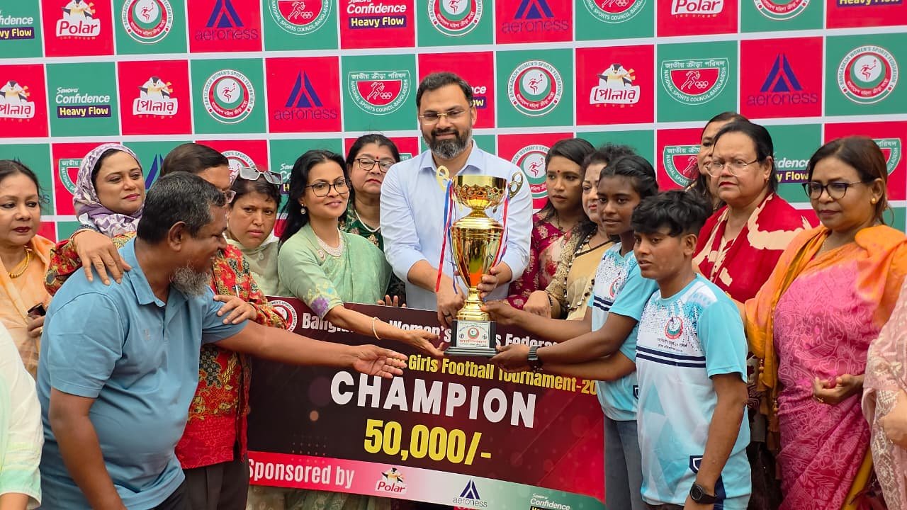 Tangail thrash Rangamati 5-1 to win U-16 girls’ football title