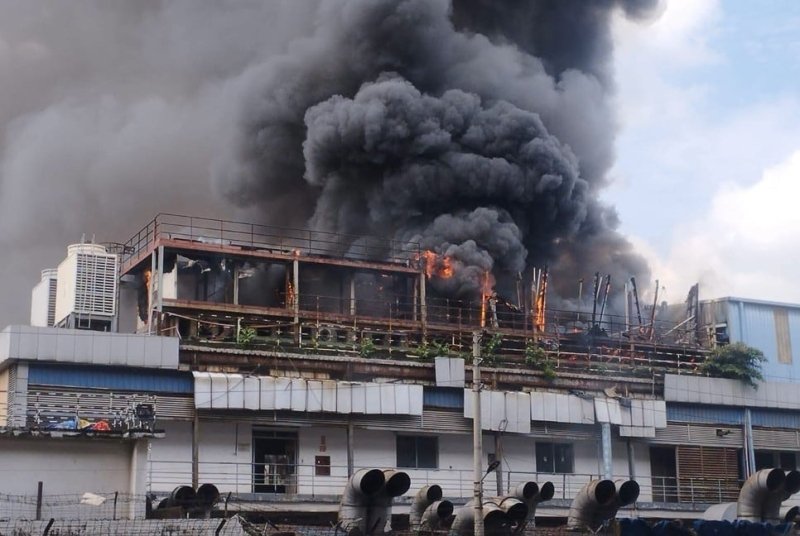 Fire breaks out in Dhaka’s Mohakhali building