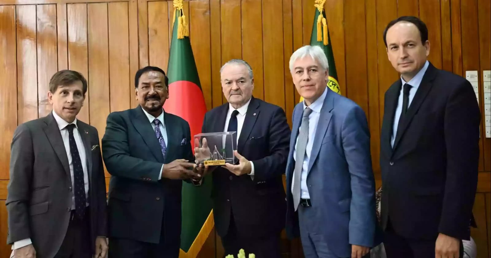 French delegation proposes parliamentary committee, energy investment