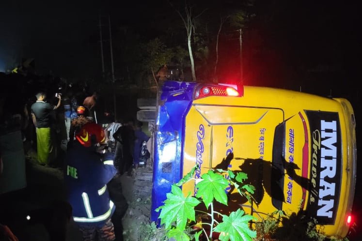 Four killed as bus collides with auto-rickshaw in Patuakhali
