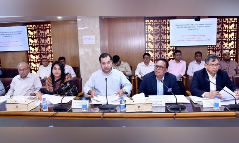 Govt working for journalists: Yasser
