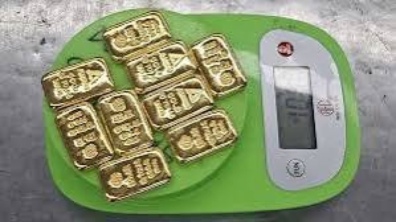 Biman employee held with 1.05kg gold at Dhaka airport