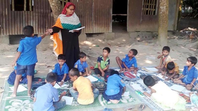 When clouds, many schools remain closed!