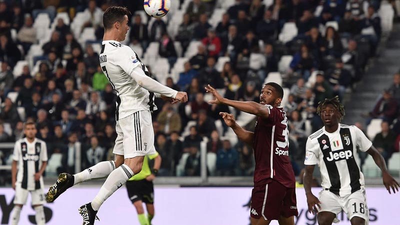 Late Ronaldo goal foils Torino