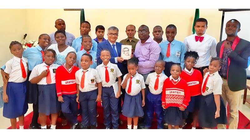 Students in Nigeria visit Bangladesh HC