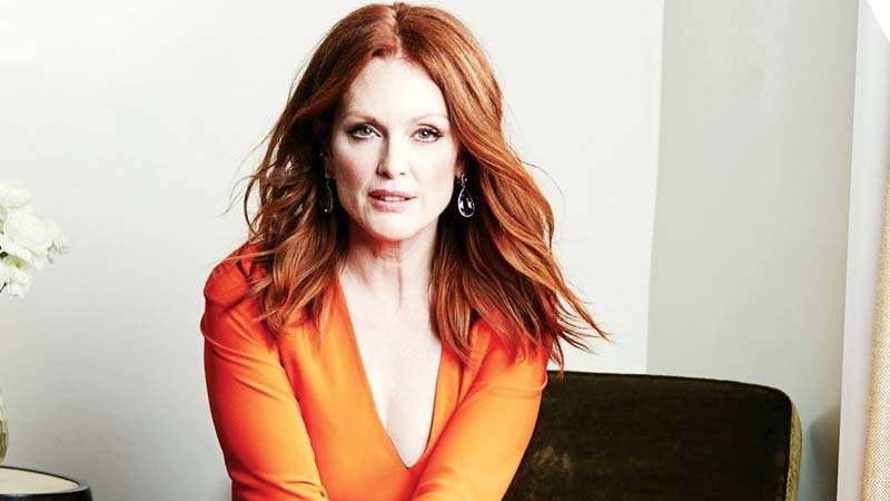  Julianne Moore brings warmth to the remake