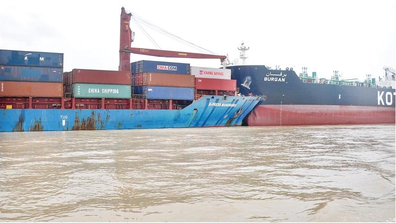 Probe body formed over collision of oil tanker with container vessel