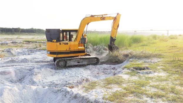 Sand lifting puts Gorai Bridge at risk