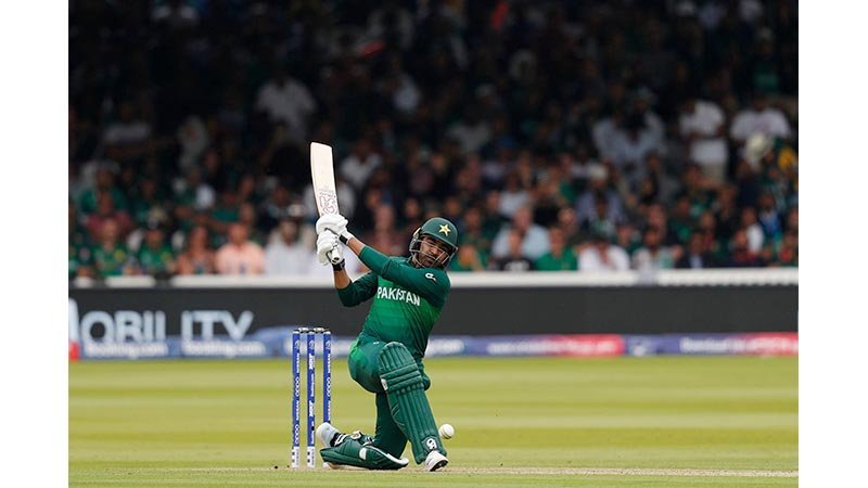 Pakistan throw a mounting challenge