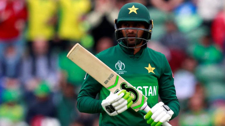 Former Pakistan captain Malik retires from ODIs