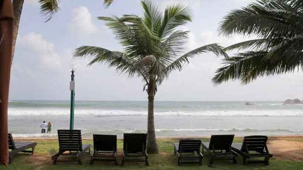 Sri Lanka to slash airline charges to help boost tourism