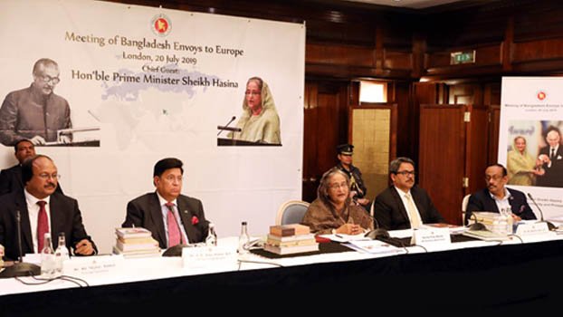 Pursue economic diplomacy: PM