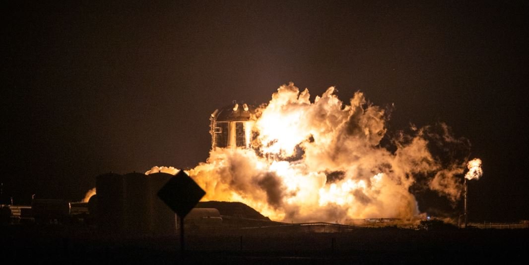SpaceX’s prototype spacecraft has taken flight for the first time