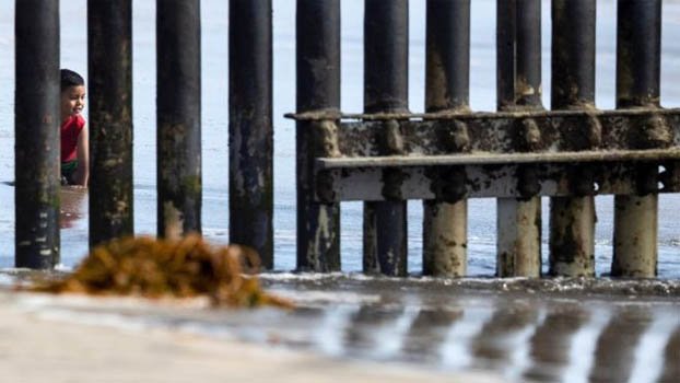  US Supreme Court gives go-ahead for Trump wall funding