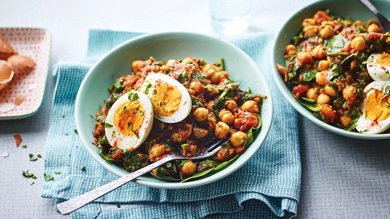 Chickpea, spinach and egg curry