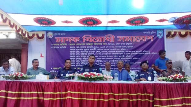 50 drug peddlers surrender to police in Kurigram 