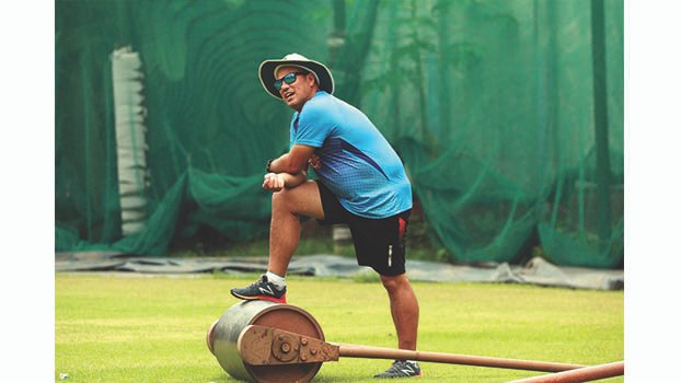 Domingo on the hunt for new players