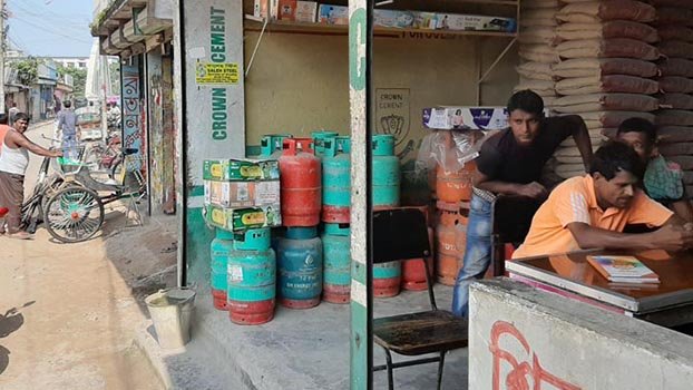 LPG being sold in Kishoreganj illegally