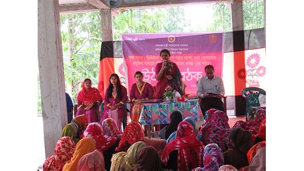 Tathya Apa disseminating awareness  on in grass-route in Jhenidah