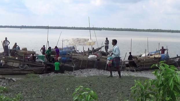 Thousands of fishermen ready to go  Dublar Char for fishing and drying of fish     