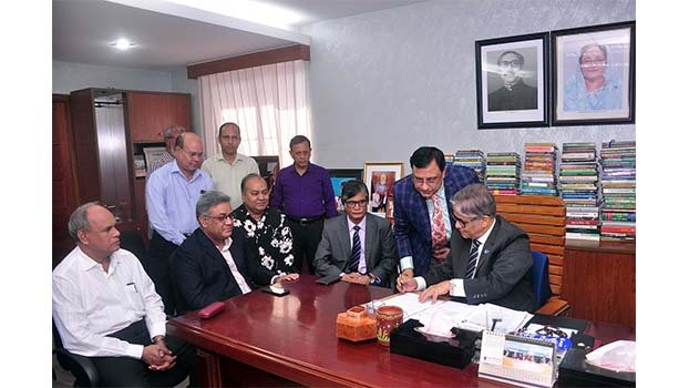 Professor Akhtaruzzaman takes over as DU VC