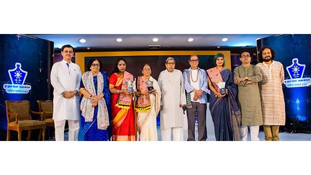 3 women writers awarded