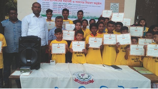 Month long swimming training ends in Jhenidah   