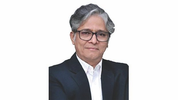 DU VC off to UK