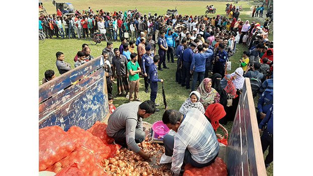 TCB starts open market onion sale in Chuadanga