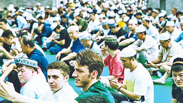 Muslims in China celebrate religious festival with great enthusiasm