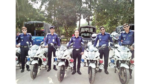 6 Jhenidah traffic sergeants get new motorbikes