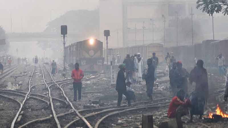 Dense fog disrupts communication
