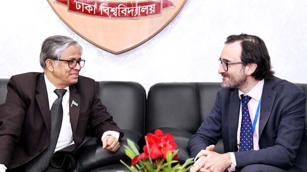 British Council Country Director calls on DU VC