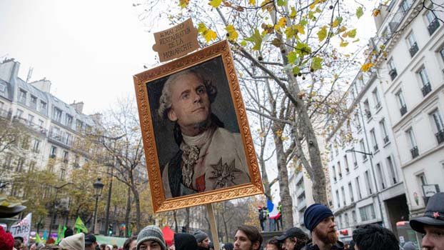 Macron battles against boomers, pensions