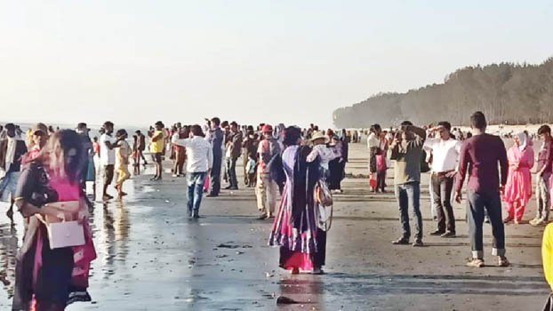 Cox’s Bazaar packed with holidayers