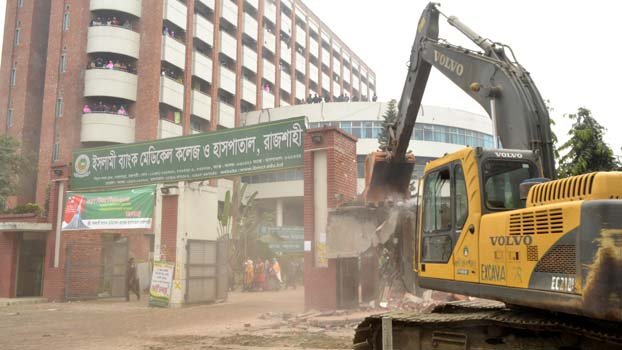 Roadside illegal structures demolished in Rajshahi