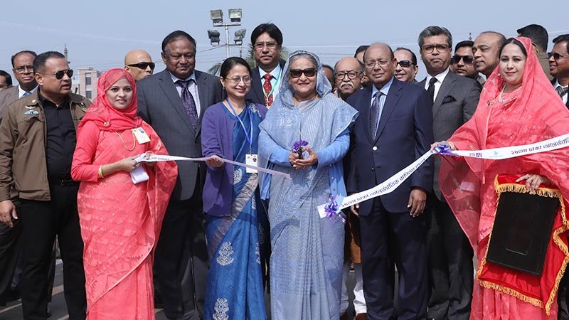 PM asks traders to focus on demand