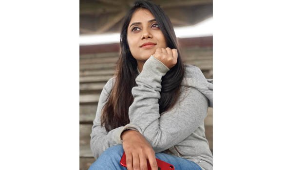 Mithila's younger  sister Missouri Rashid to debut in film