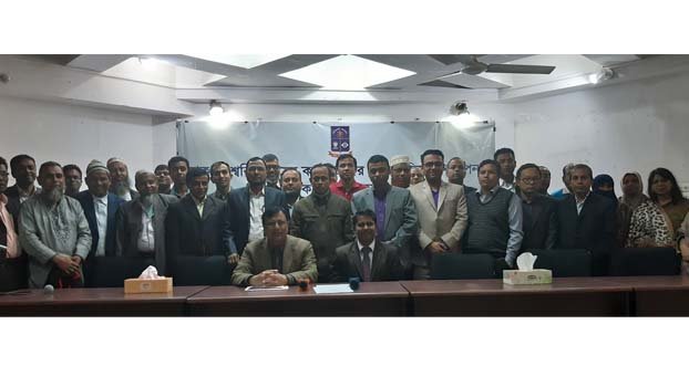 DU organises workshop on office management
