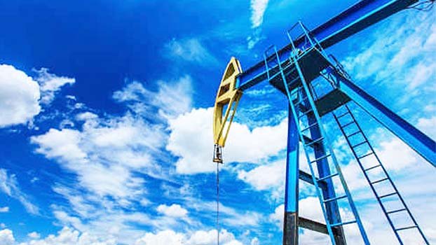 Oil falls below $61, heads for weekly loss on China virus concerns