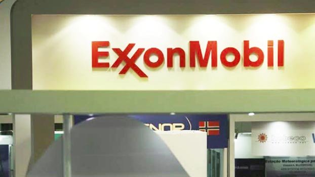 Exxon, Chevron results augur tough year ahead, shares drop