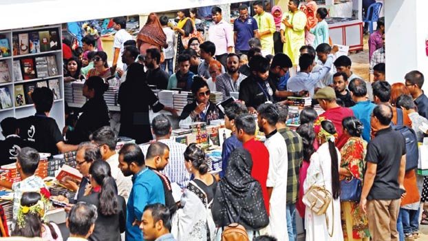 Hundreds throng Ekushey Book Fair 