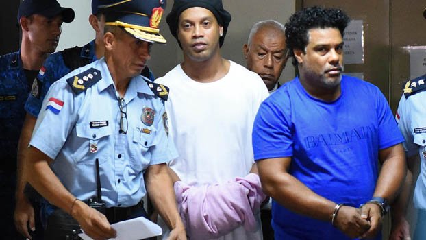 Ronaldinho remains in  custody amid investigation