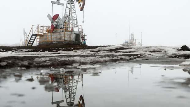 Oil prices set for biggest weekly drop since 2008