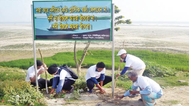 Faridpur teacher puts up billboard to protect river and environment