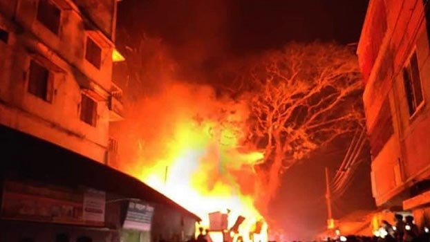25 shops gutted  in Faridpur